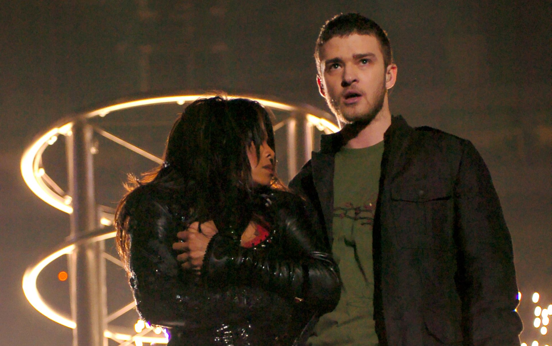 Тимберлейк и джексон инцидент фото. Тимберлейк и джексон инцидент фото. Тимберлейк джексон 2004. Джастин тимберлейк 2004. Тимберлейк и джексон инцидент фото.